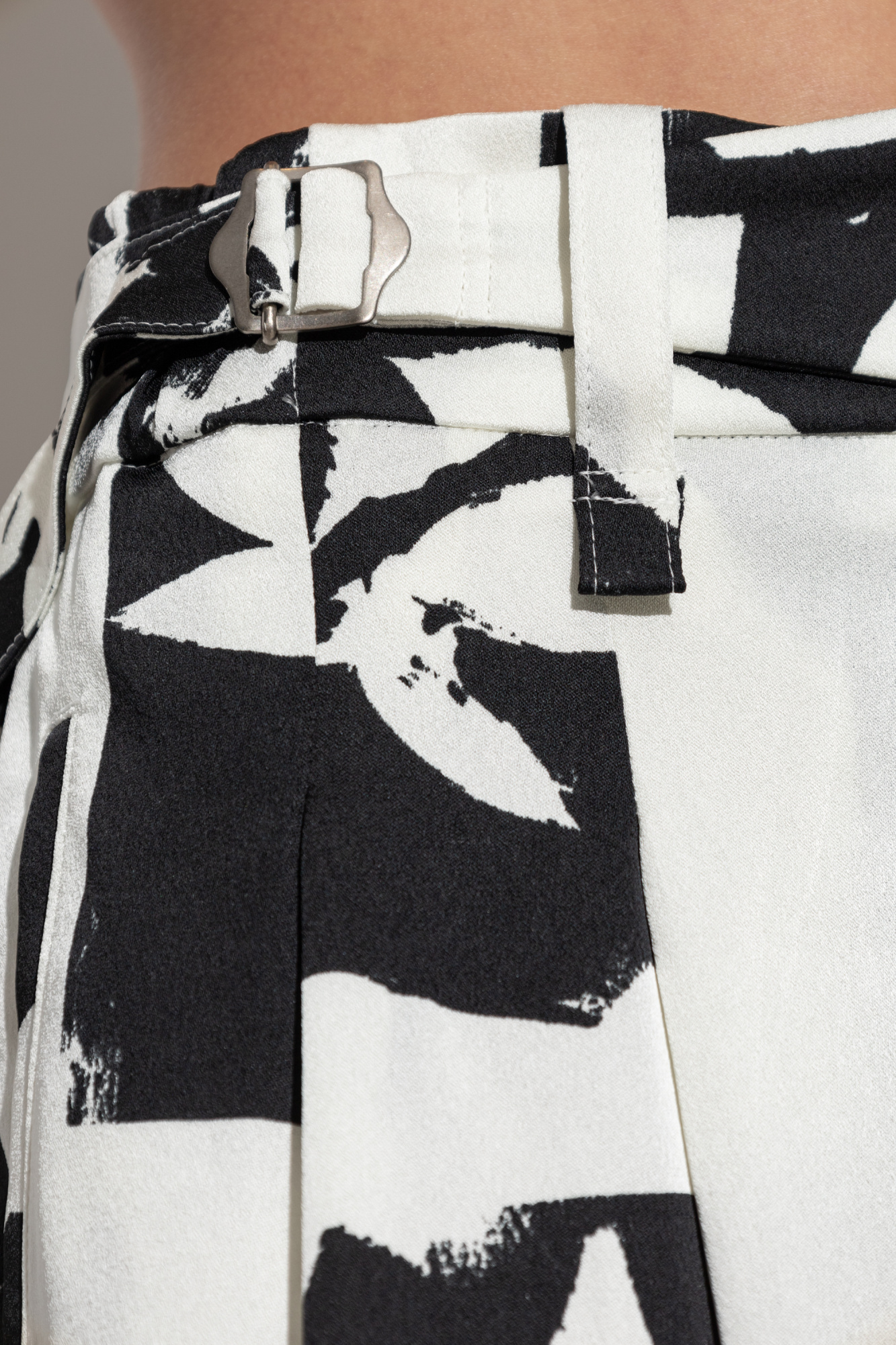 MONTHLY COLORS : OCTOBER – ISSEY MIYAKE ONLINE STORE